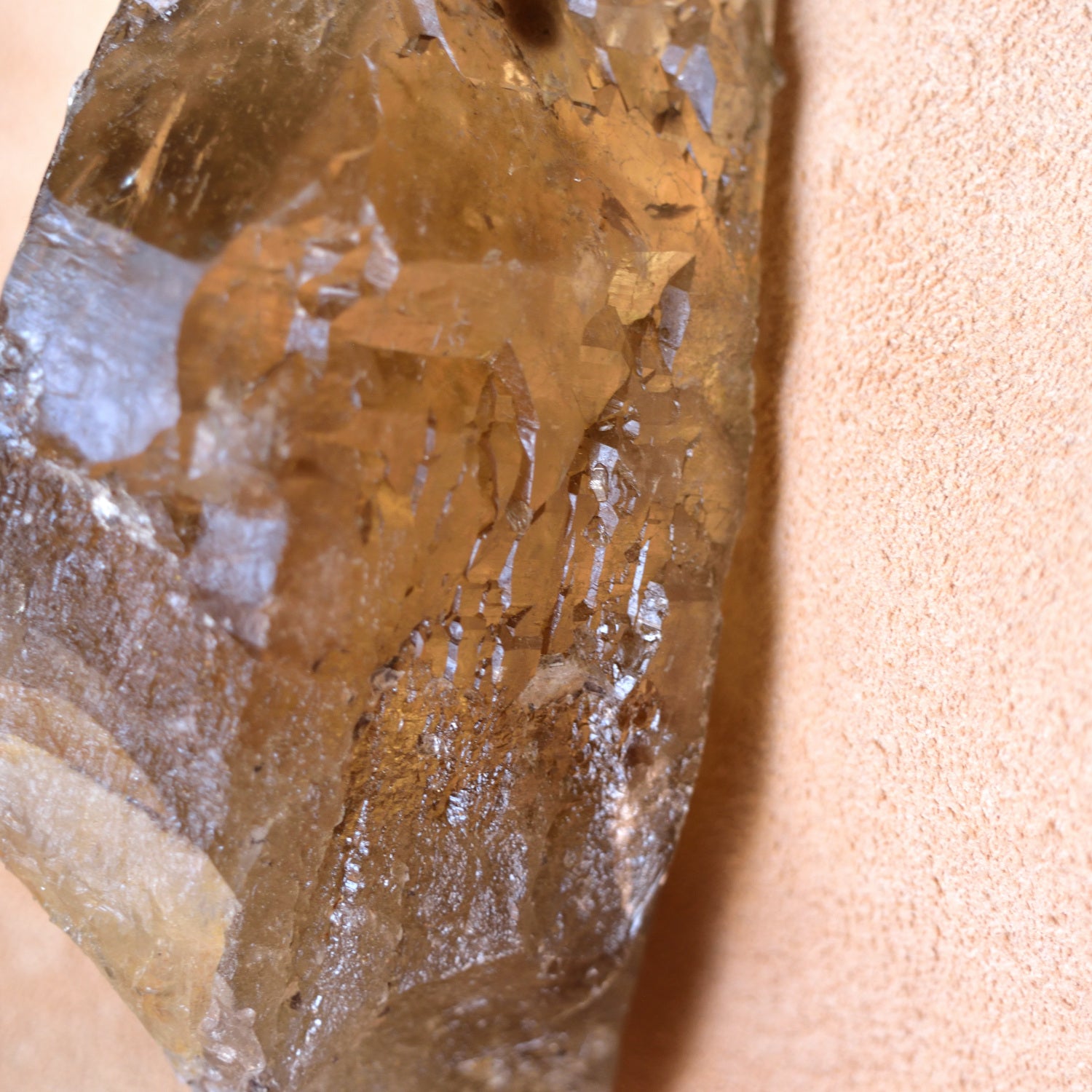 スモーキー・シトリン　Surubim Quartz　セルフヒールド　大地の癒し　ブラジル・ミナスジェライス州産　360g