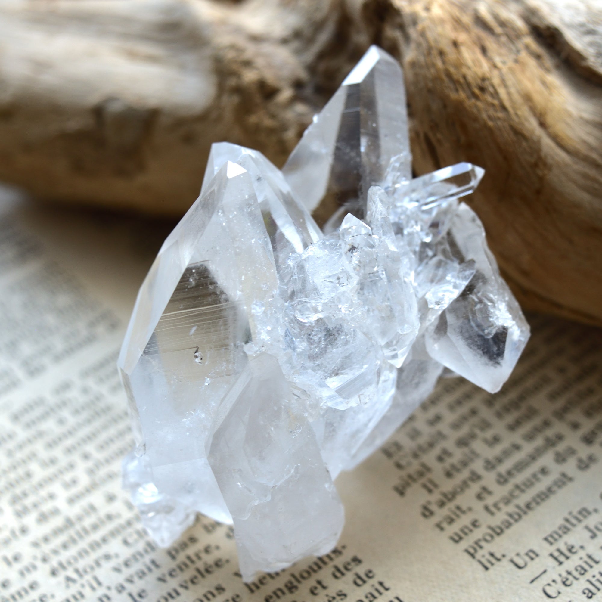 【両剣水晶on グインデル】 Gwindel フランス産 77×50×32mm 両剣水晶 -ダブルターミネーション – Cathedral Cave