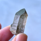 スモーキークォーツ　アルプス水晶　ドフィーネ式双晶　クローライト　未来へ　フランス・モンブラン産　8g