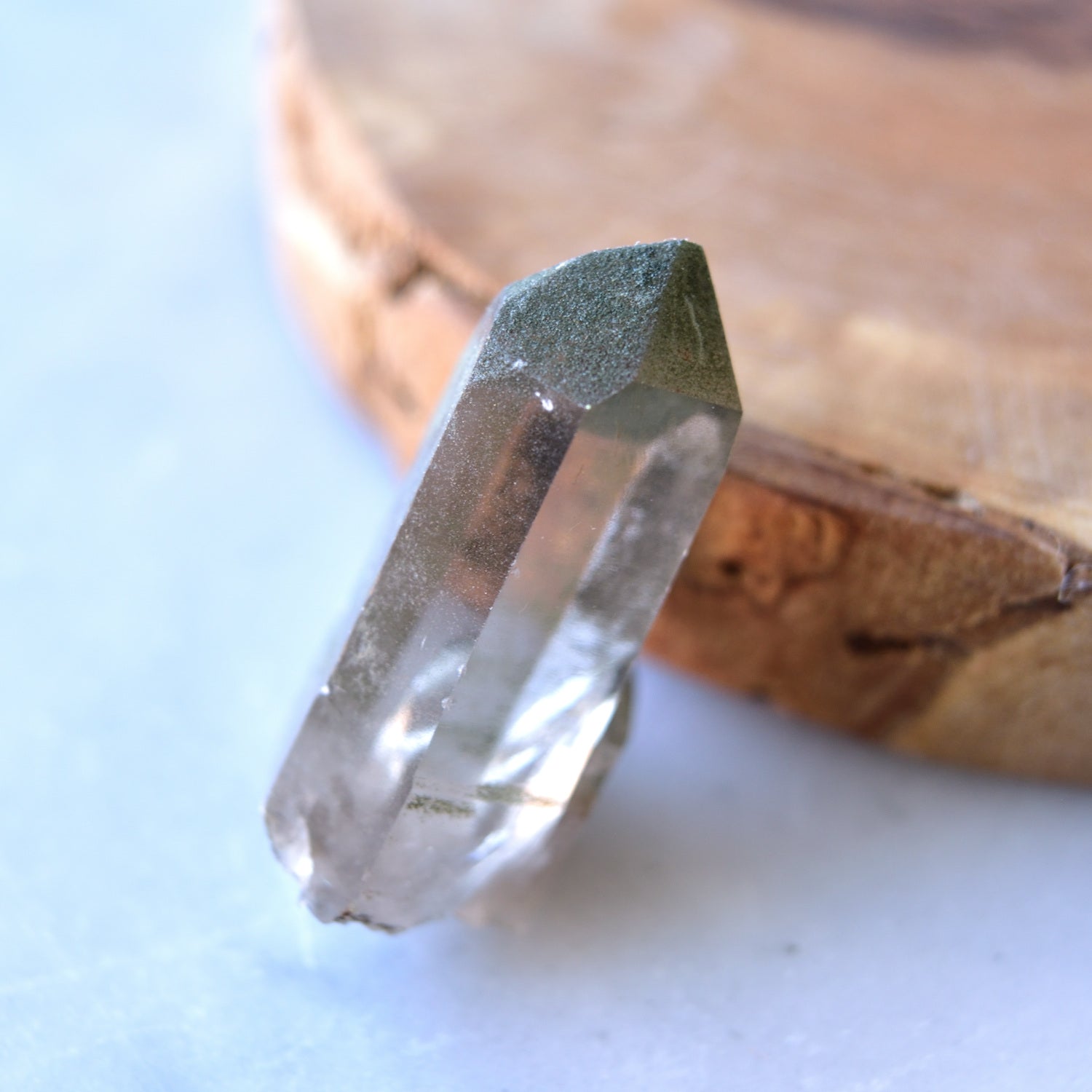 スモーキークォーツ　アルプス水晶　ドフィーネ式双晶　クローライト　未来へ　フランス・モンブラン産　8g