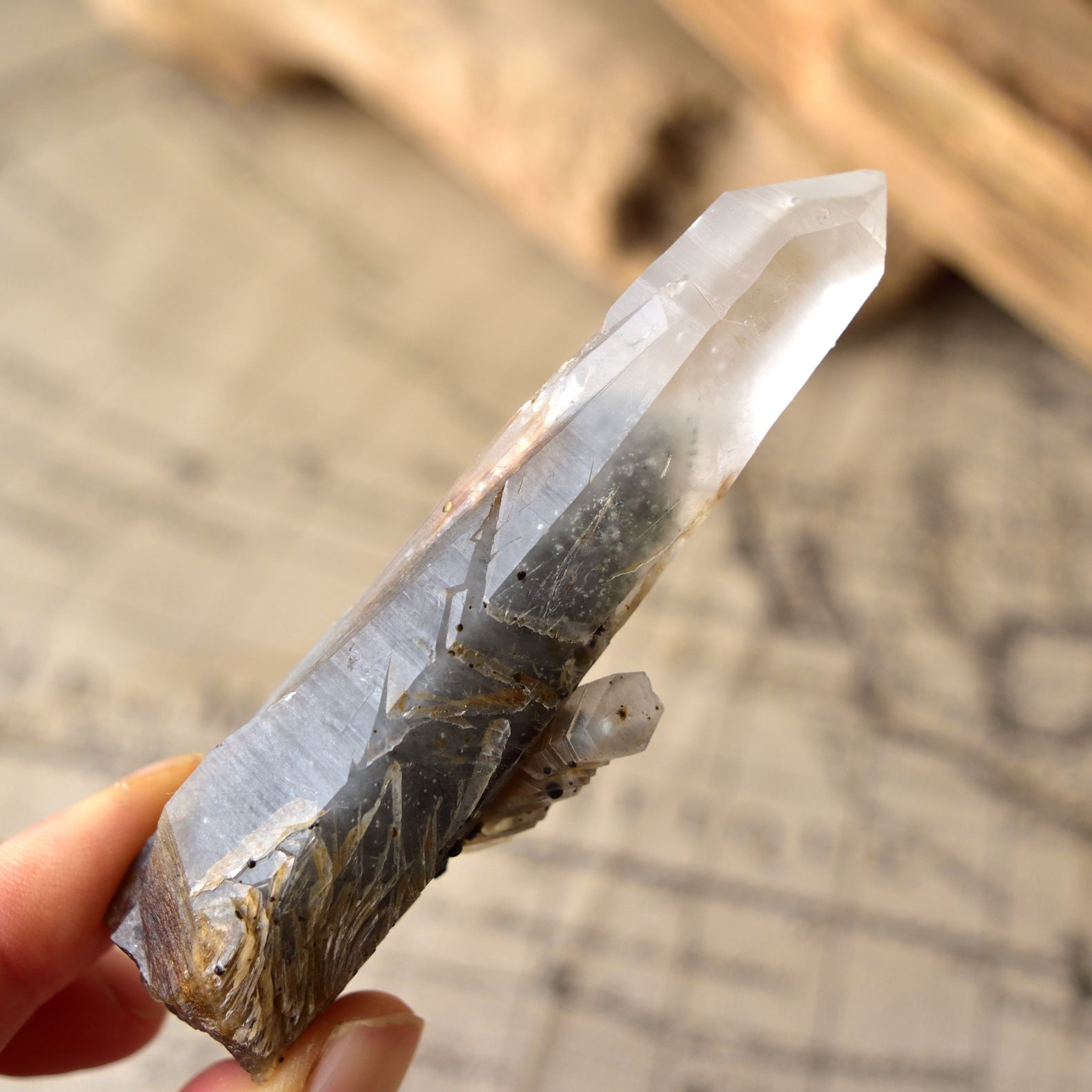まりも水晶　グリーン・ファントム・クォーツ　アクチノライト・イン・クォーツ　成長干渉水晶　大分県産　68ｇ