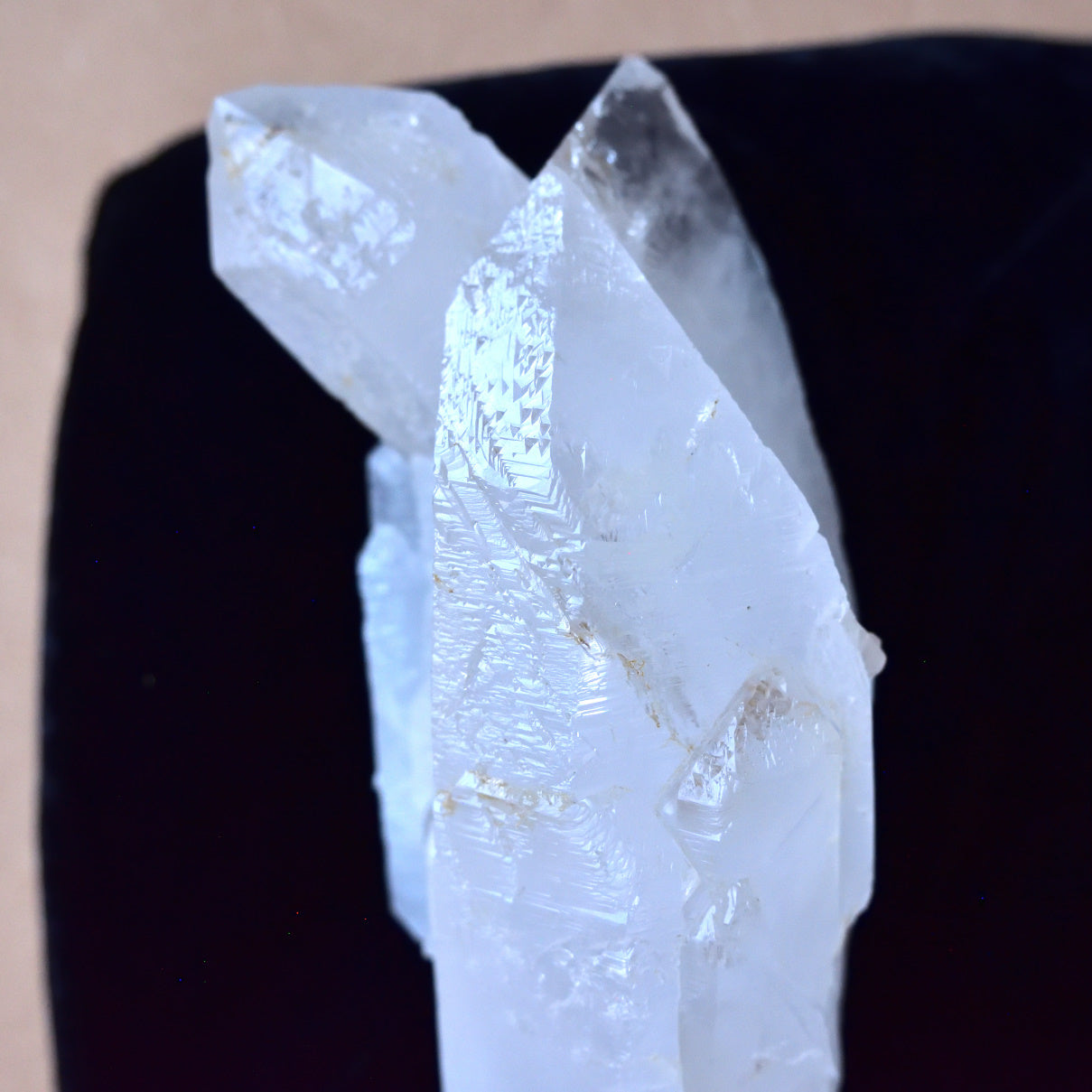 トライゴーニック・クォーツ・クラスター　レムリアのクラウド　ブラジル・ミナスジェライス州産　652g