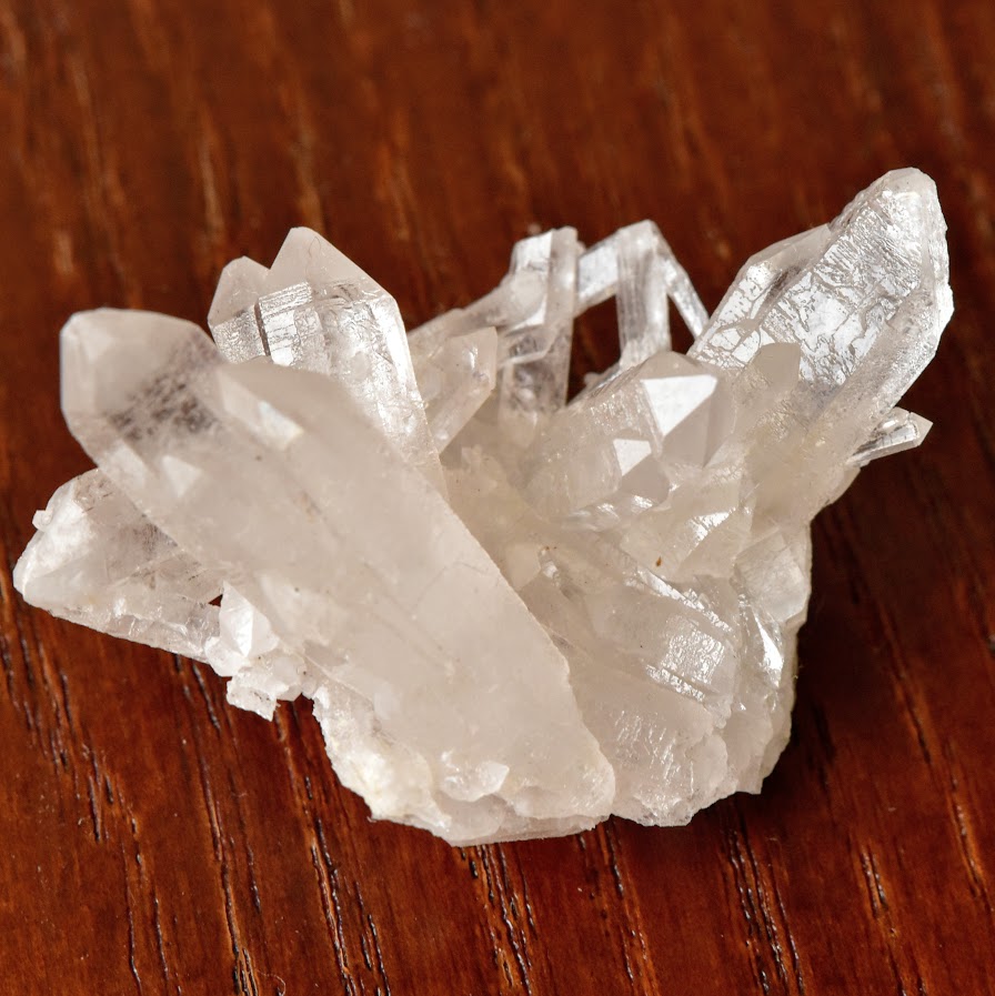 インターフェレンスクォーツ（成長干渉水晶）・クラスター　ロシア・ダルネゴルスク産　 23g