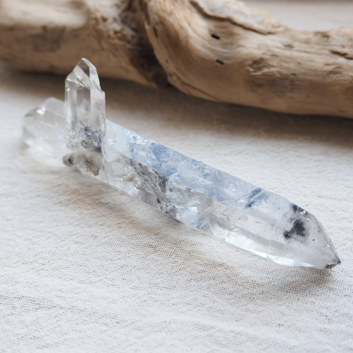 チベタン・クォーツ　両剣水晶　シンギングクリスタル　ファントム　”陰陽”　チベット産　188g