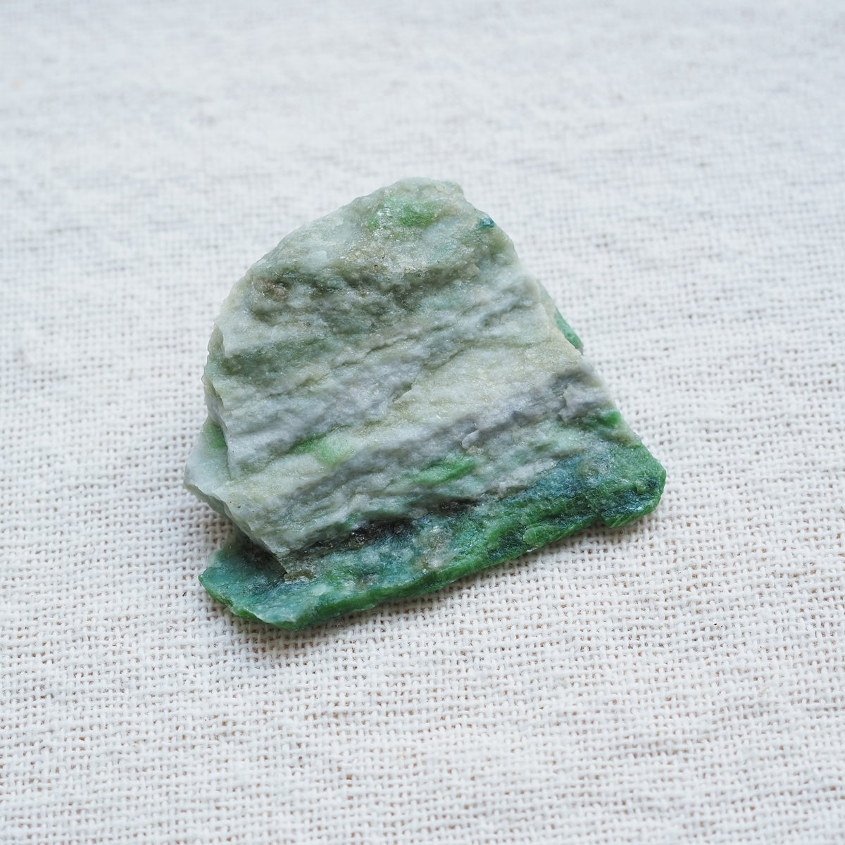 オンファサイト　オンファス輝石　Piemonte Jade　イタリア・ピエモンテ州産　31g