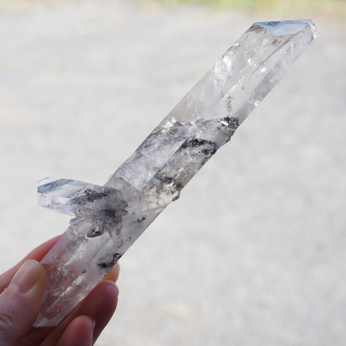 チベタン・クォーツ　両剣水晶　シンギングクリスタル　ファントム　”陰陽”　チベット産　188g