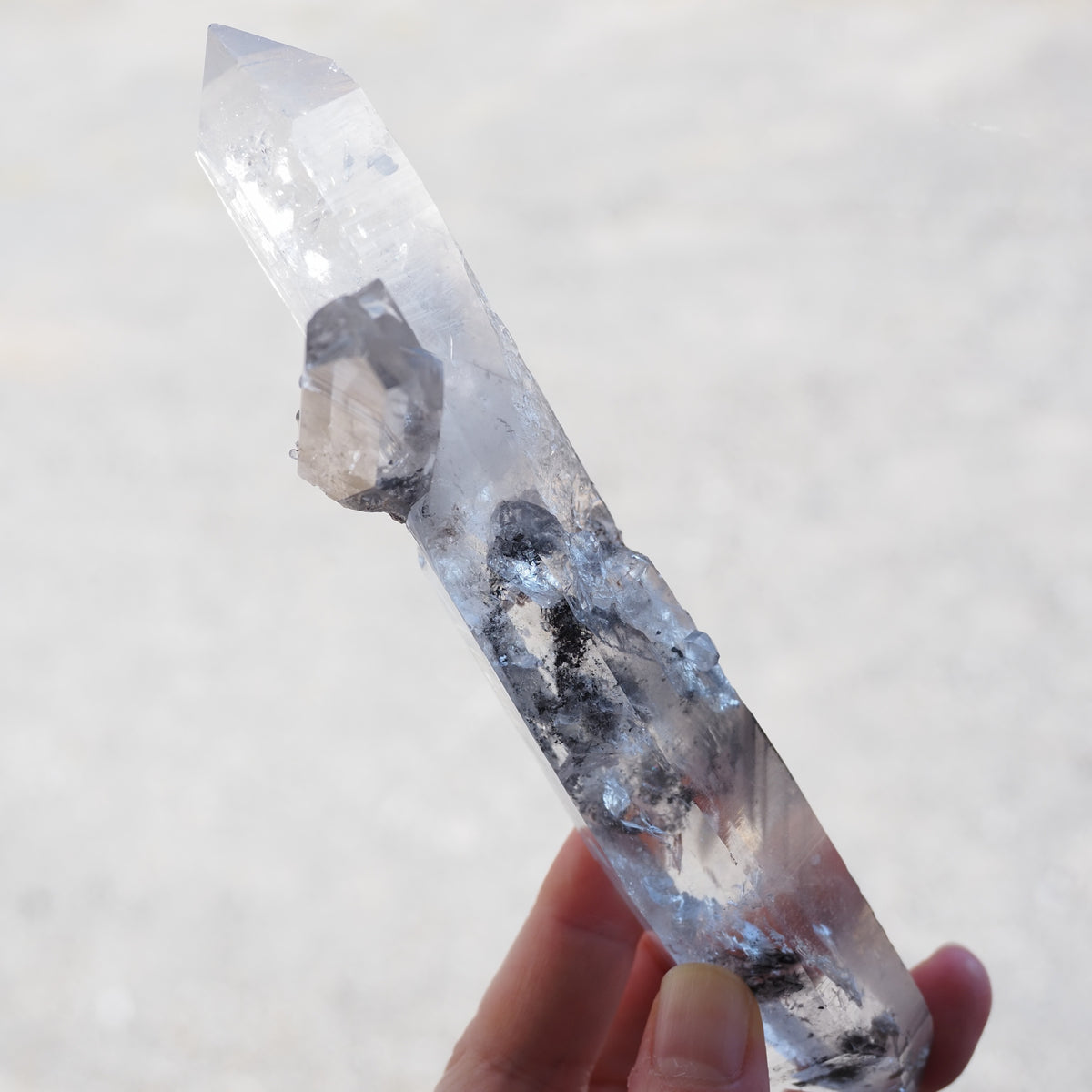 チベタン・クォーツ　両剣水晶　シンギングクリスタル　ファントム　”陰陽”　チベット産　188g