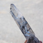 チベタン・クォーツ　両剣水晶　シンギングクリスタル　ファントム　”陰陽”　チベット産　188g
