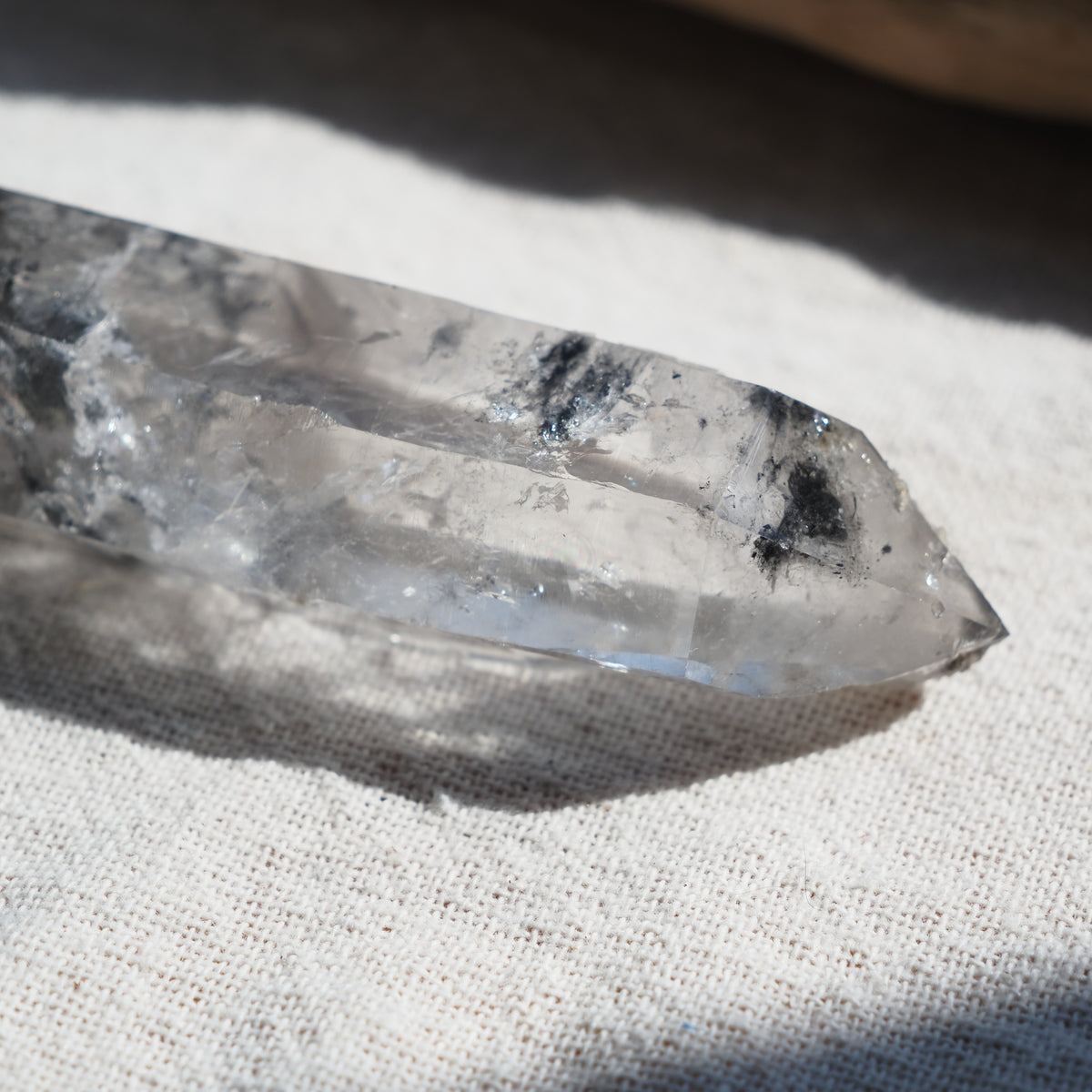 チベタン・クォーツ　両剣水晶　シンギングクリスタル　ファントム　”陰陽”　チベット産　188g
