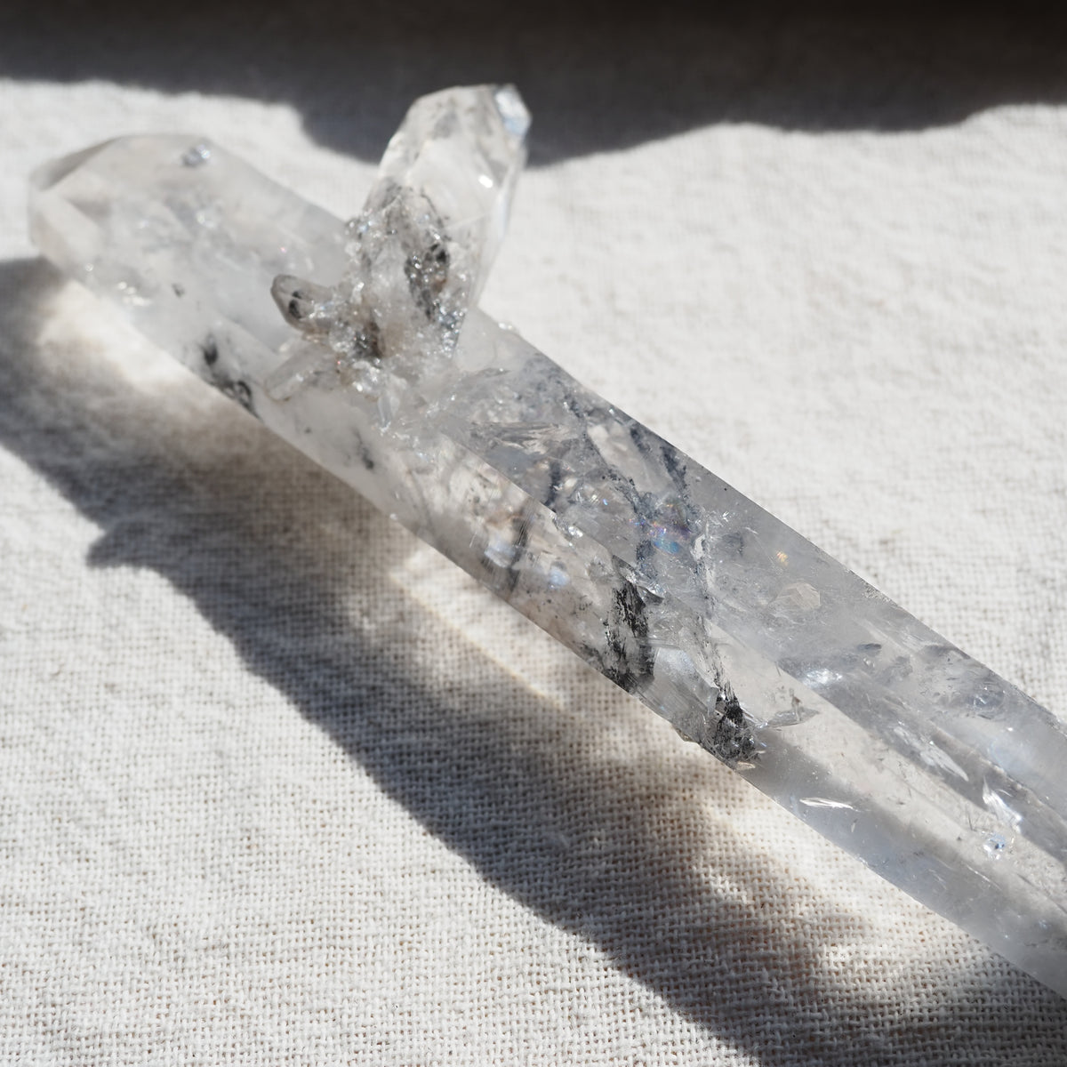 チベタン・クォーツ　両剣水晶　シンギングクリスタル　ファントム　”陰陽”　チベット産　188g