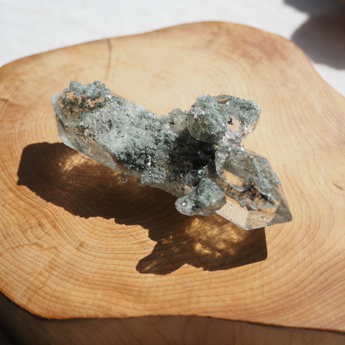 ヒマラヤ水晶クラスター　クローライト・イン・クォーツ　両剣水晶　クロス　ネパール・ガネーシュヒマール産　79ｇ