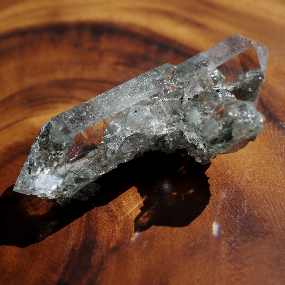 ヒマラヤ水晶クラスター　クローライト・イン・クォーツ　両剣水晶　クロス　ネパール・ガネーシュヒマール産　79ｇ