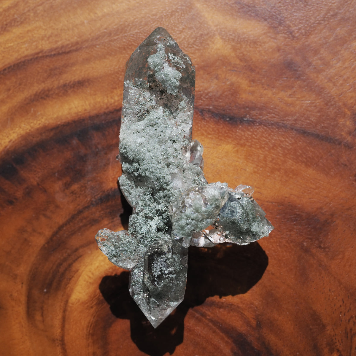 ヒマラヤ水晶クラスター　クローライト・イン・クォーツ　両剣水晶　クロス　ネパール・ガネーシュヒマール産　79ｇ