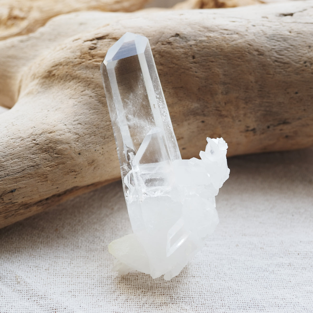 河池水晶　Hechi Quartz　洞窟の女神　中国・広西チワン族自治区産　113g