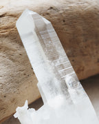 河池水晶　Hechi Quartz　洞窟の女神　中国・広西チワン族自治区産　113g