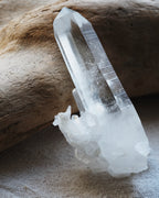河池水晶　Hechi Quartz　洞窟の女神　中国・広西チワン族自治区産　113g