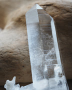 河池水晶　Hechi Quartz　洞窟の女神　中国・広西チワン族自治区産　113g