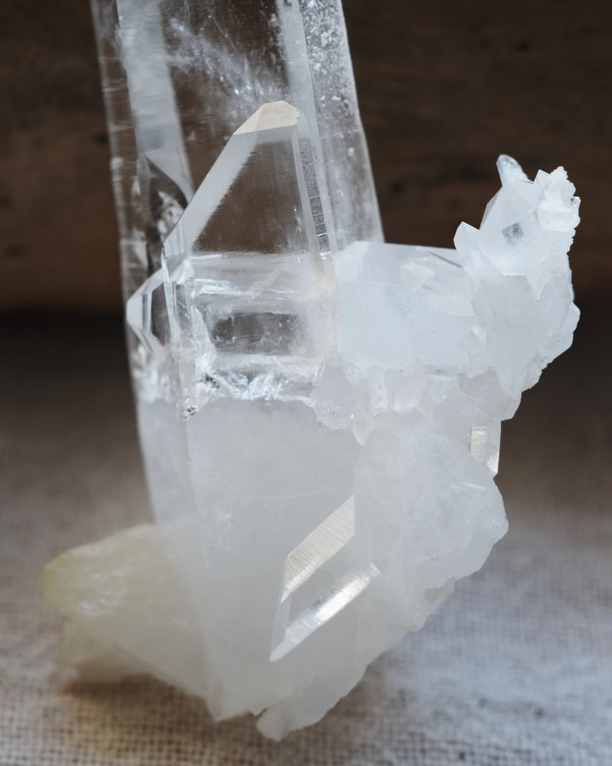 河池水晶　Hechi Quartz　洞窟の女神　中国・広西チワン族自治区産　113g