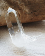 河池水晶　Hechi Quartz　グランド・レコードキーパー　洞窟の女神　中国・広西チワン族自治区産　65g