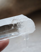 河池水晶　Hechi Quartz　グランド・レコードキーパー　洞窟の女神　中国・広西チワン族自治区産　65g