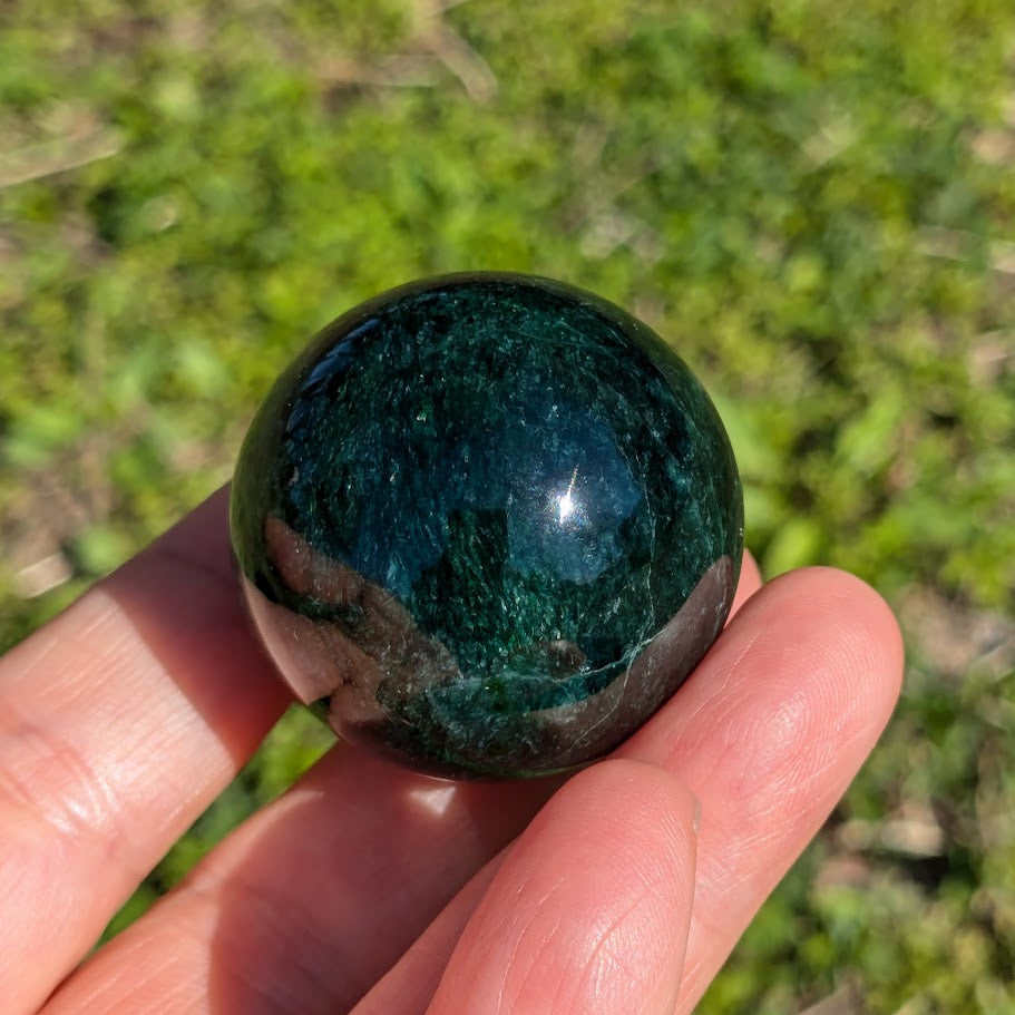 ロシア翡翠　ロシアンジェダイド　深淵　翡翠輝石　ロシア産　68g