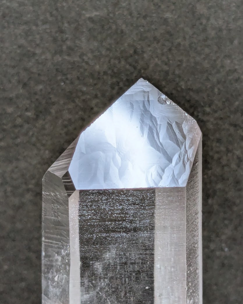 河池水晶　Hechi Quartz　洞窟の女神　中国・広西チワン族自治区産　113g