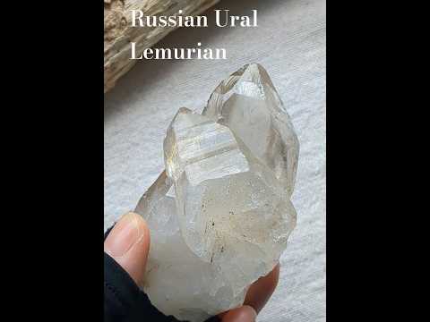 ロシアン・ウラル・レムリアン　Soul Crystal　レコードキーパー　イシス　ロシア・南ウラル産　154g
